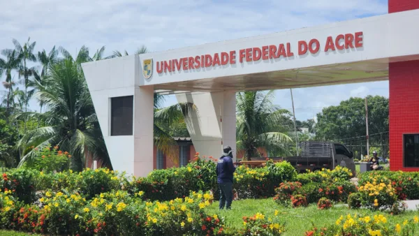Últimos dias: Ufac segue com inscrições abertas para seleção de professores com salários de até R$ 5,6 mil